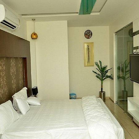 Hotel The Grand Parshwanath Sankeshvar Kültér fotó