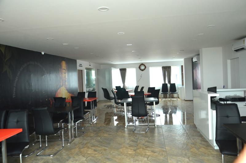 Hotel The Grand Parshwanath Sankeshvar Kültér fotó